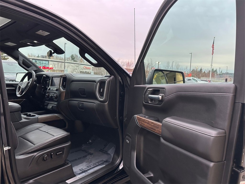 Used 2019 Chevrolet Silverado 1500 High Country w/ Technology Package image 11