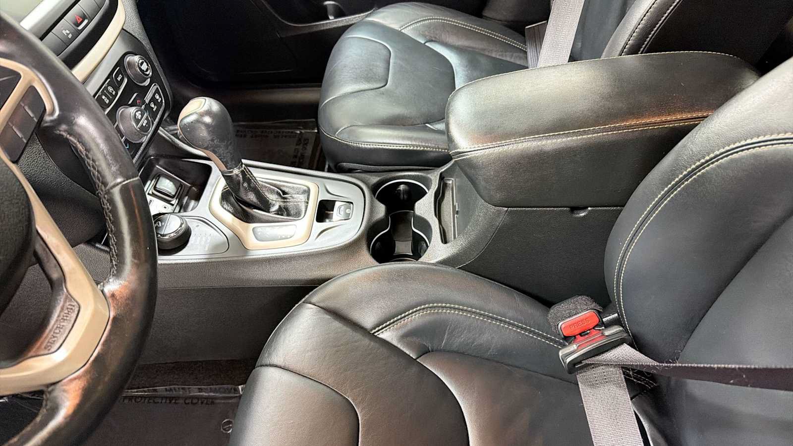 Used 2015 Jeep Cherokee Limited AWD/4WD image 23
