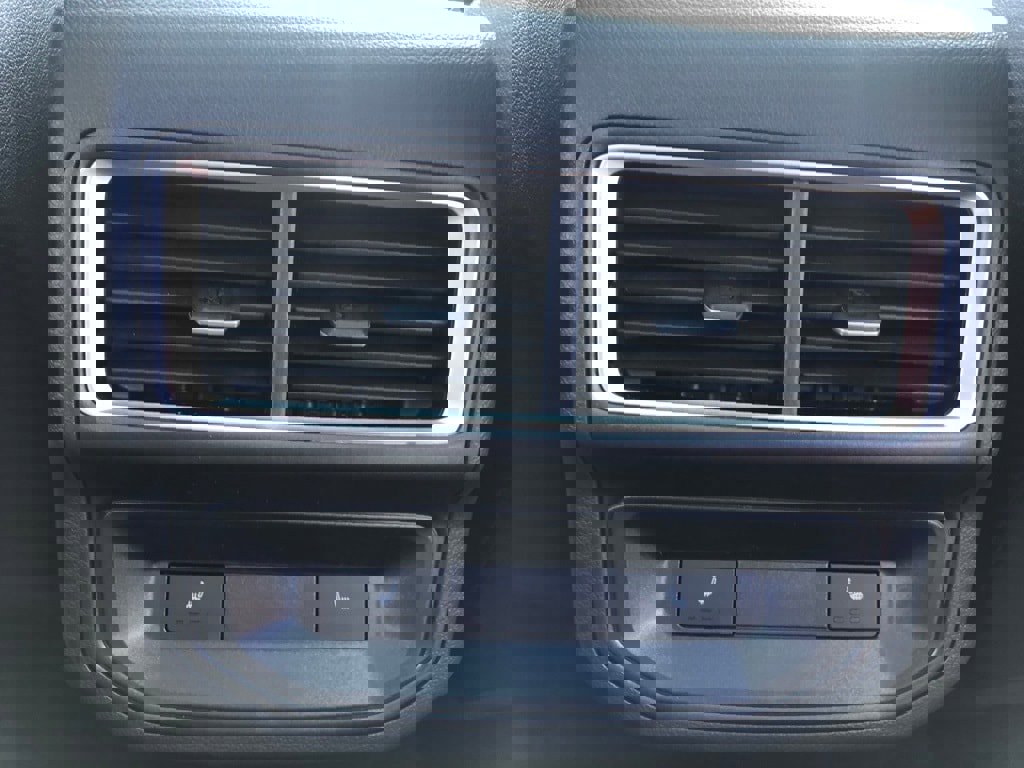 New 2025 Volkswagen Atlas Cross Sport SEL image 33