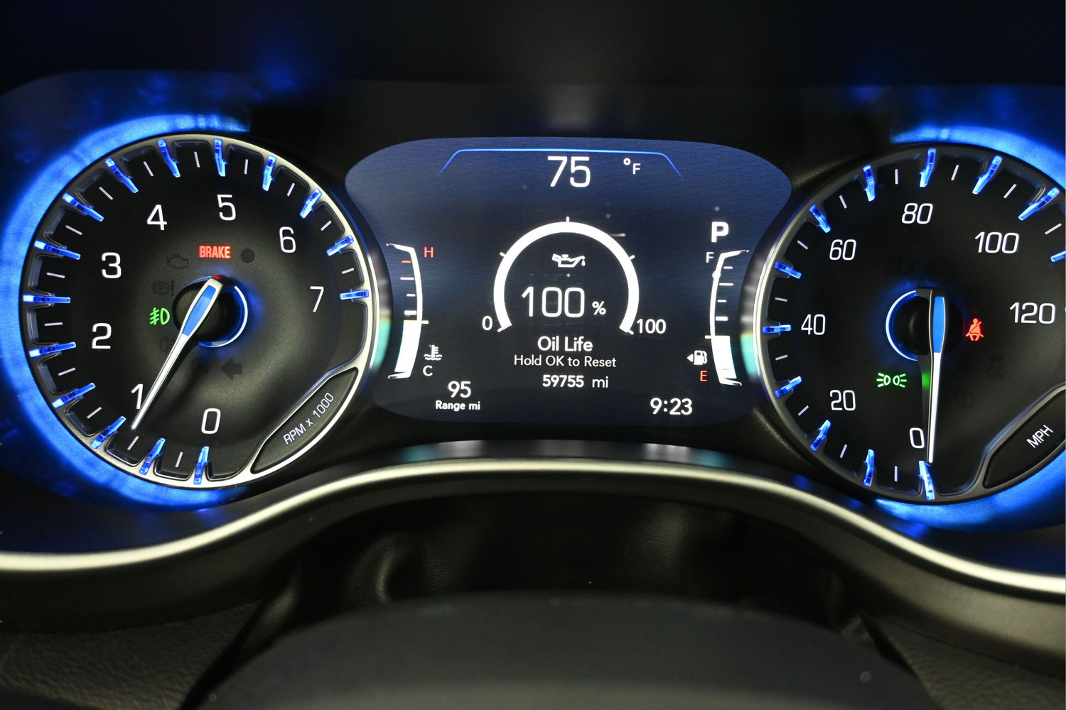 Used 2024 Chrysler Pacifica Touring-L FWD image 18