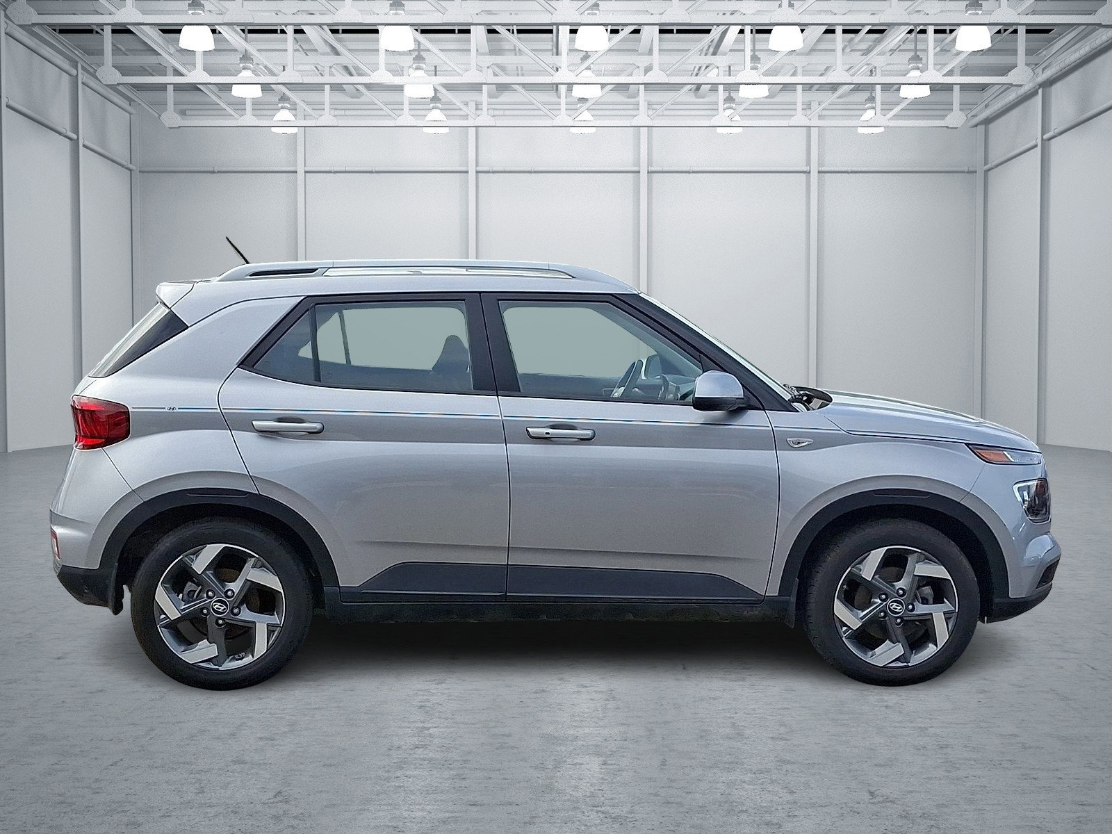 Used 2025 Hyundai Venue SEL image 7