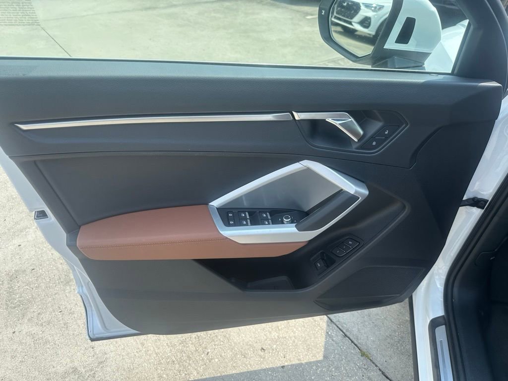 New 2025 Audi Q3 2.0T Premium image 7