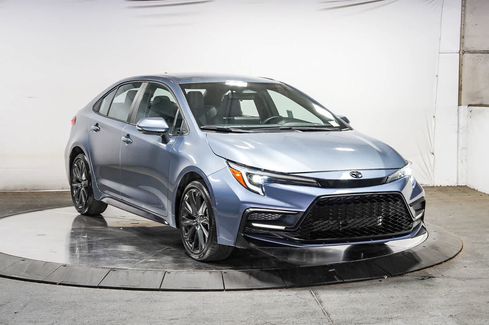 Used 2025 Toyota Corolla SE FWD image 5