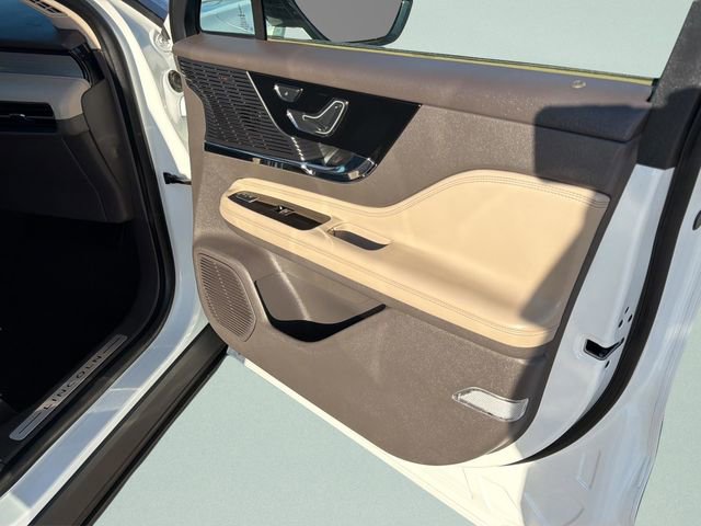 Used 2020 Lincoln Corsair FWD w/ Equipment Group 101A image 10