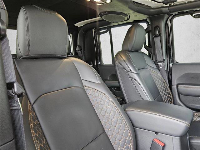 Used 2023 Jeep Gladiator Overland AWD/4WD image 23