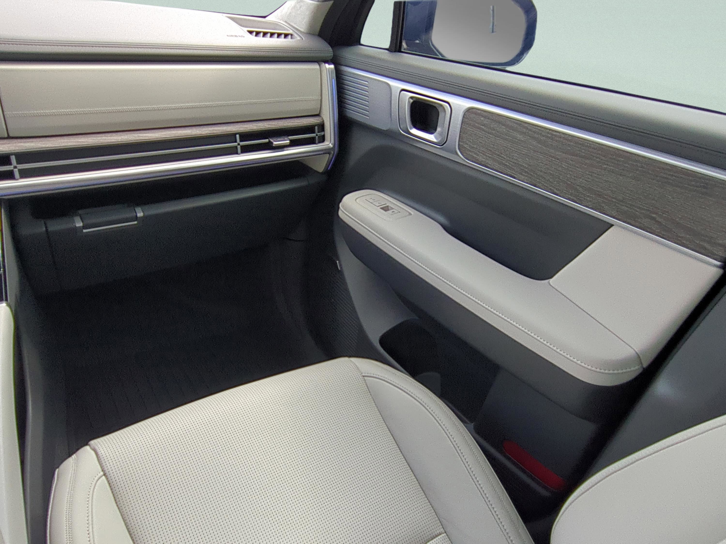 Used 2025 Hyundai Santa Fe Calligraphy image 16