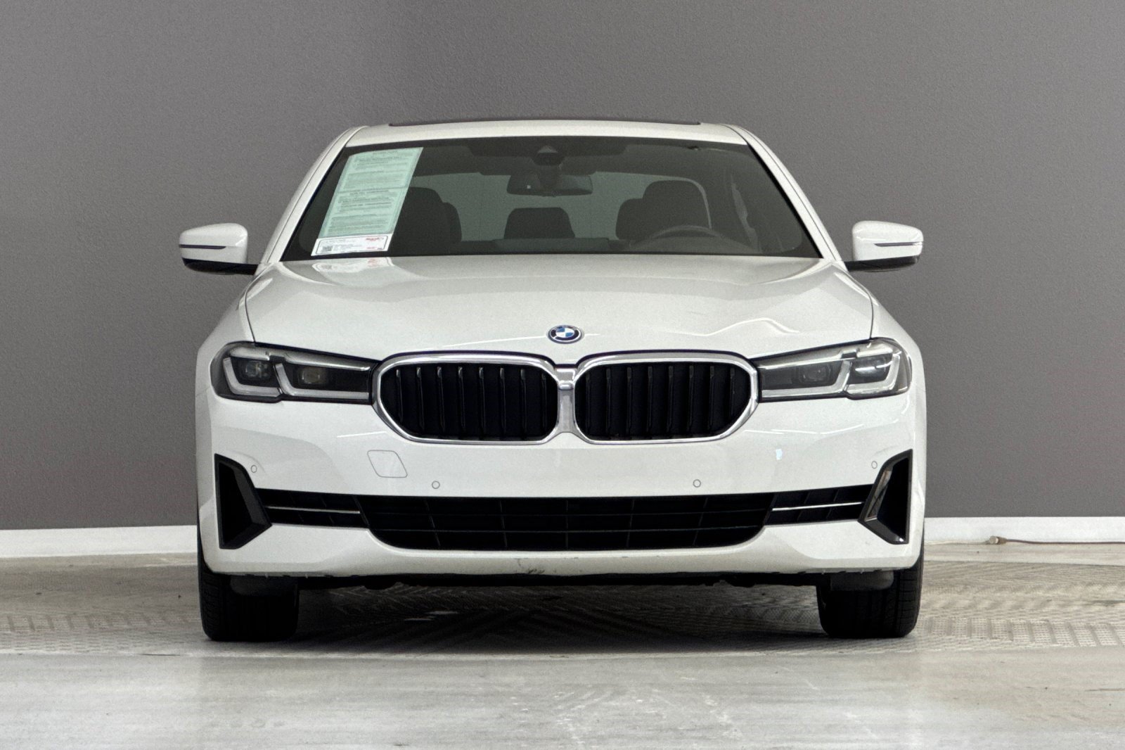 Certified 2023 BMW 530e w/ Convenience Package RWD image 6