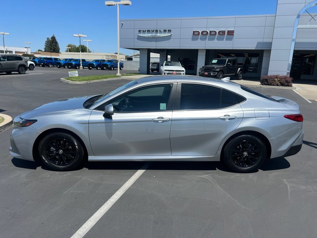 Used 2025 Toyota Camry LE FWD image 28
