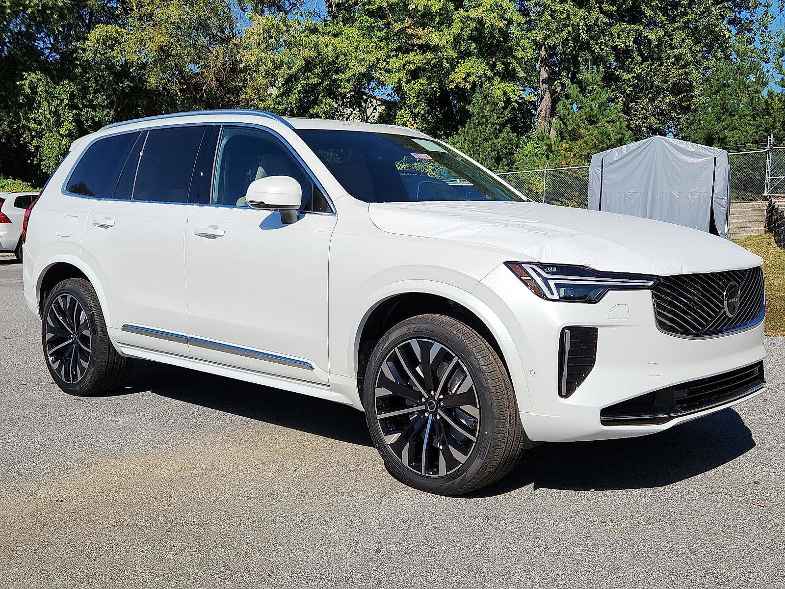 New 2026 Volvo XC90 T8 Plus w/ Protection Package image 1