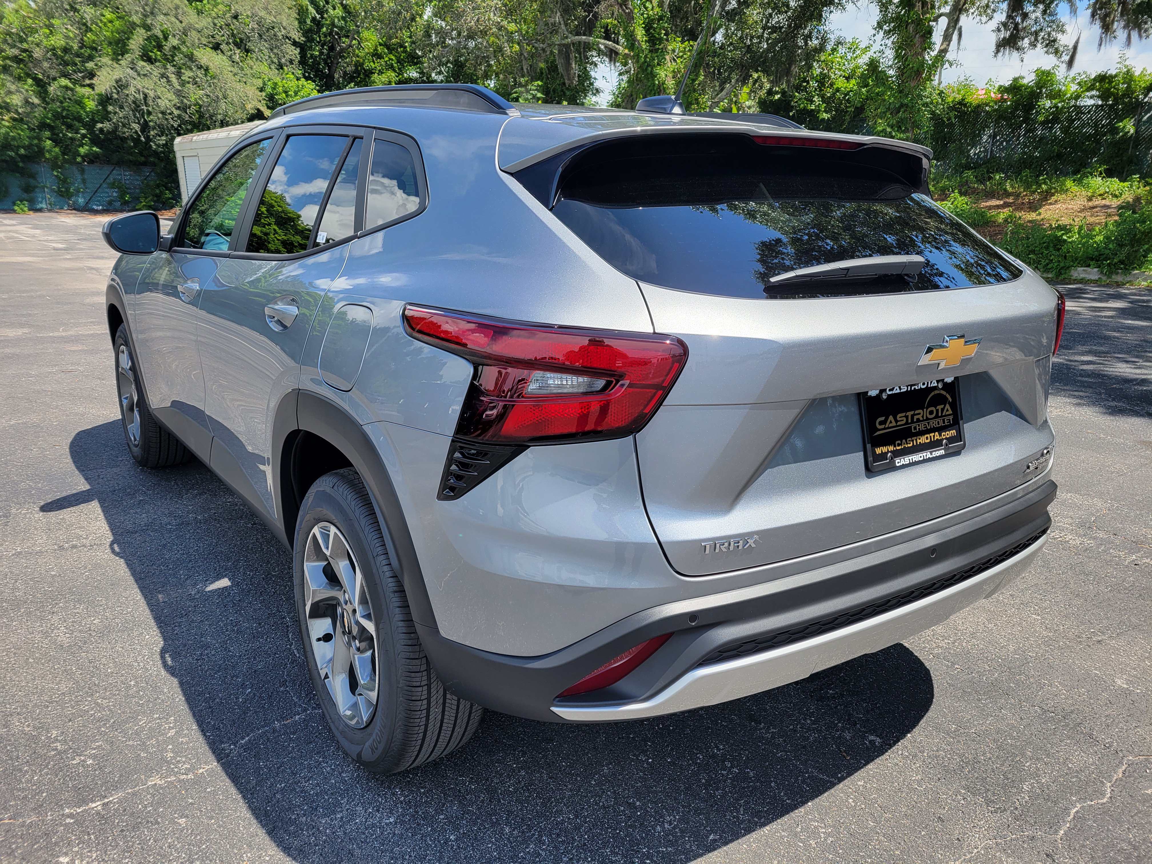 New 2026 Chevrolet Trax LT w/ Driver Confidence Package FWD image 8