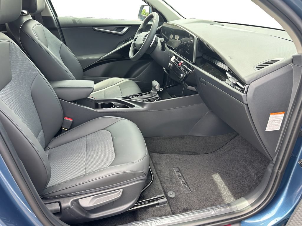 New 2026 Kia Niro EX FWD image 6