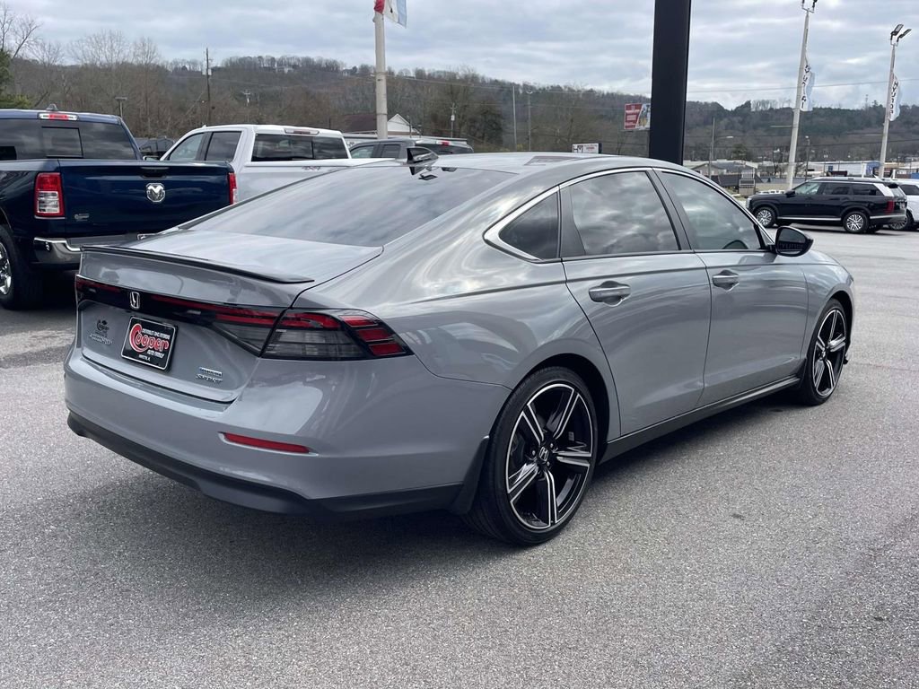Used 2024 Honda Accord Sport image 4