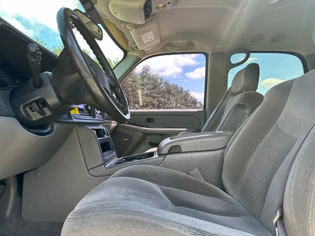 Used 2005 GMC Yukon SLE w/ Cargo Package RWD image 14