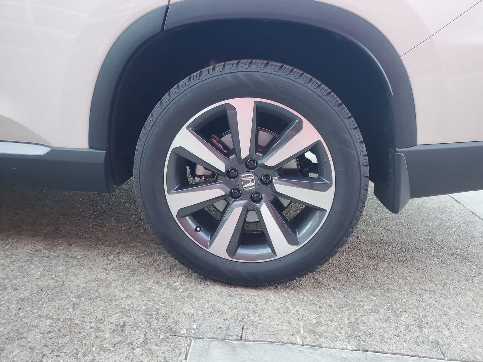 Used 2025 Honda Pilot Touring image 12
