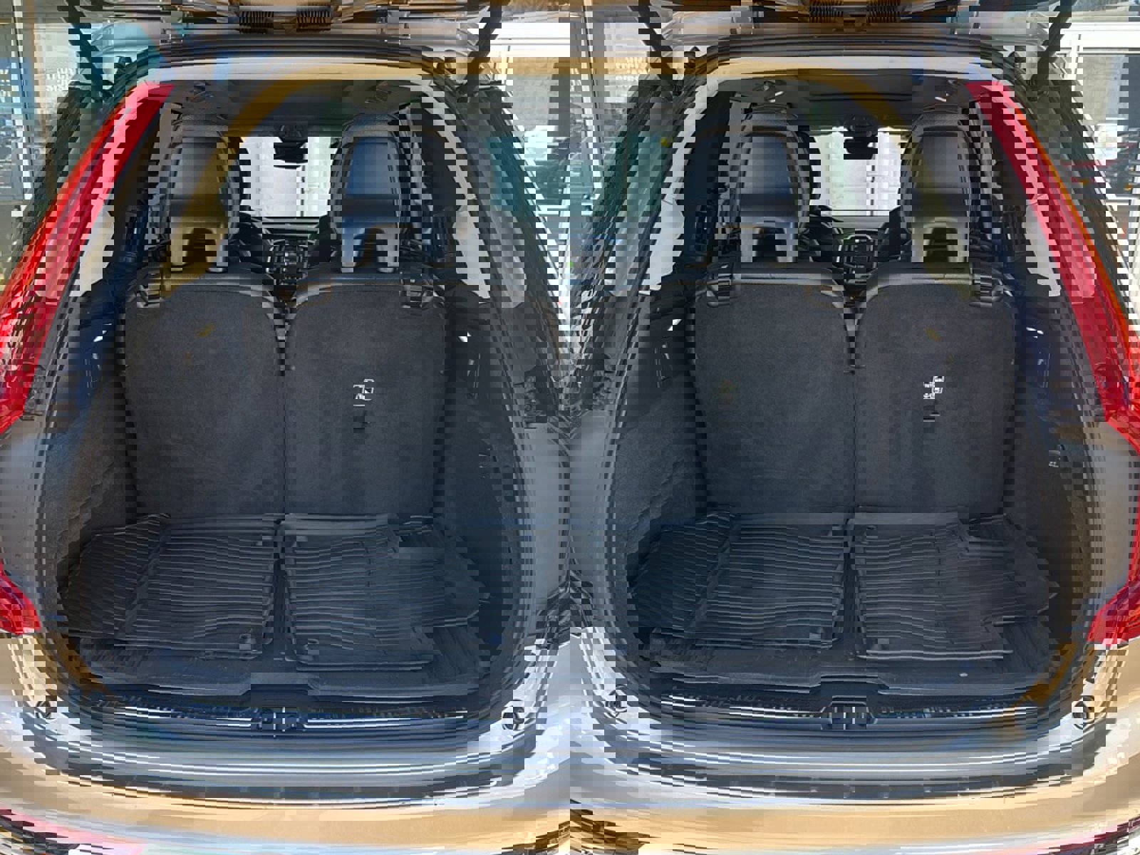 Used 2023 Volvo XC90 B6 Plus w/ Protection Package image 26