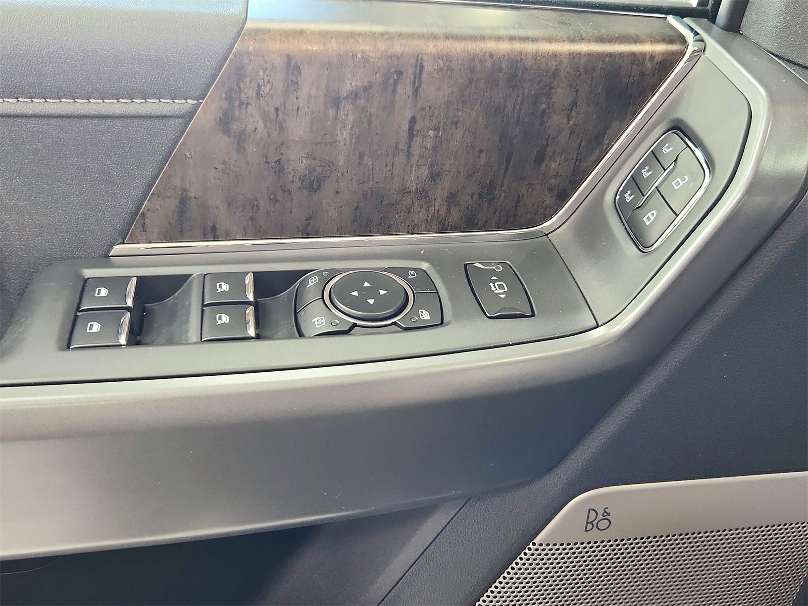 New 2026 Ford F250 Lariat w/ Black Appearance Package image 35