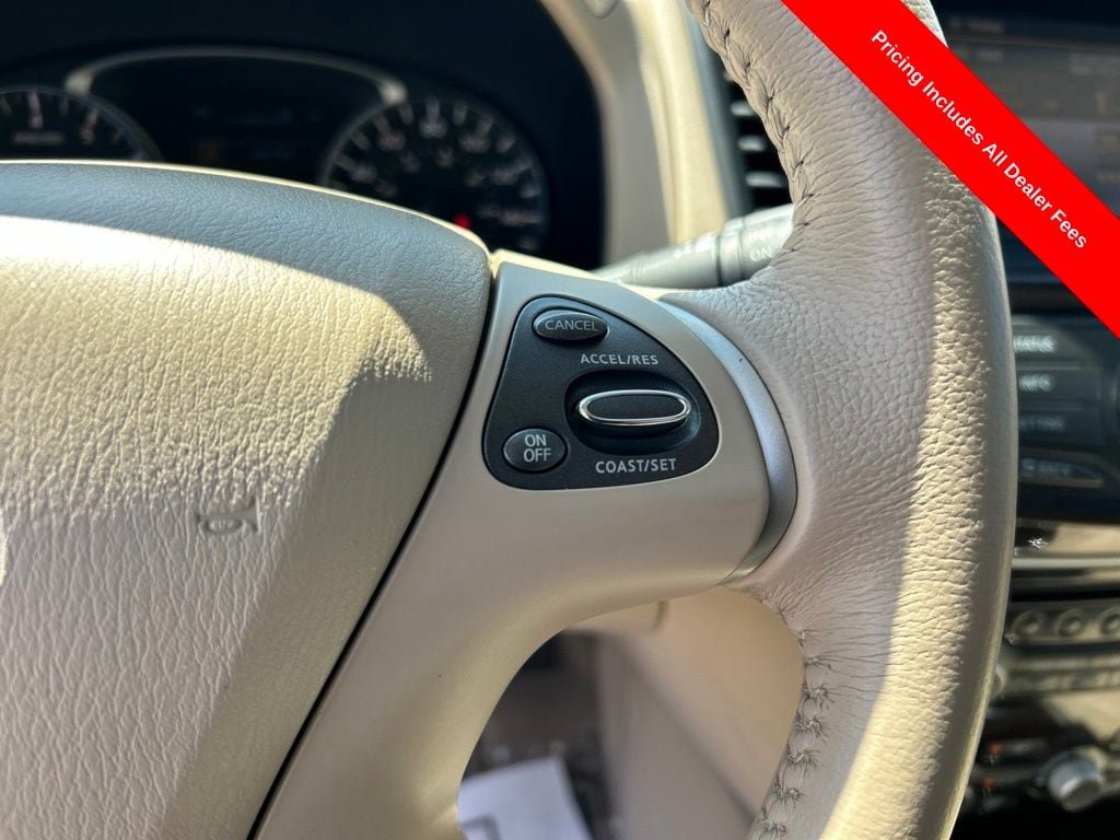 Used 2015 Nissan Pathfinder SL FWD image 9