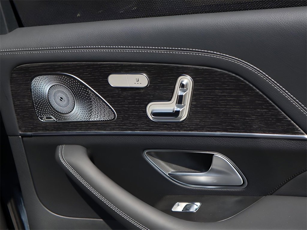 New 2026 Mercedes-Benz GLS 580 4MATIC image 12