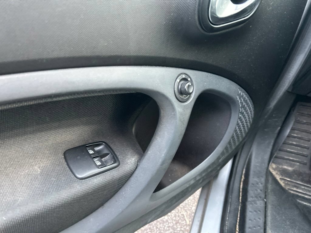 Used 2016 smart fortwo passion RWD image 8