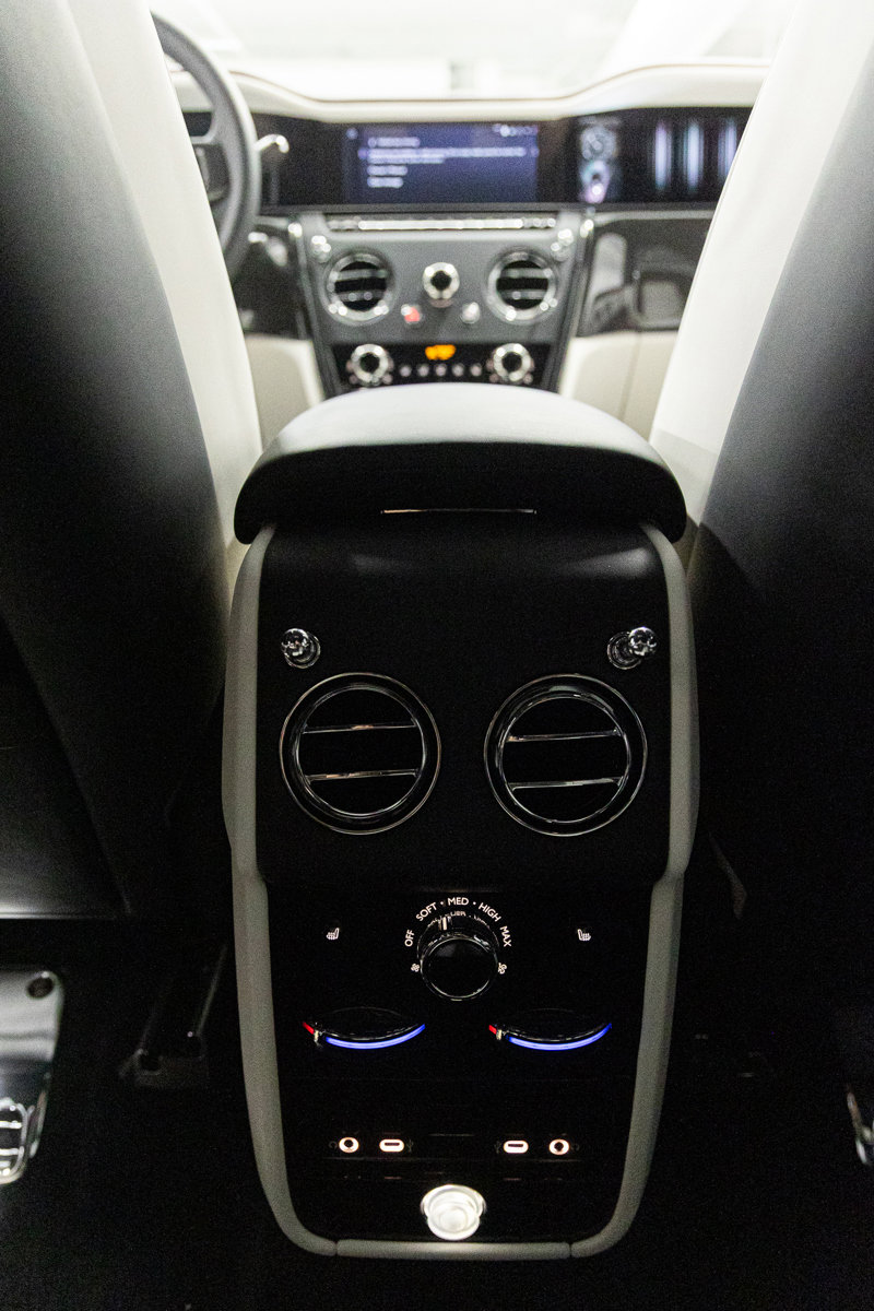 New 2026 Rolls-Royce Cullinan Black Badge image 55