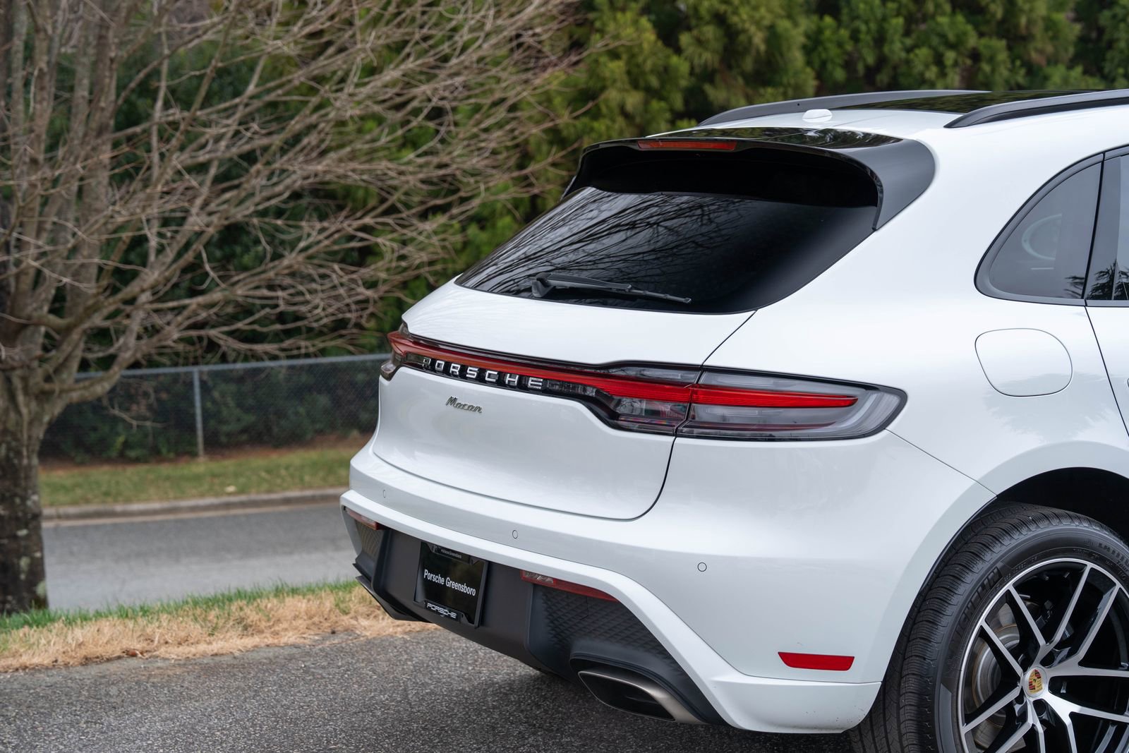 Certified 2025 Porsche Macan image 13