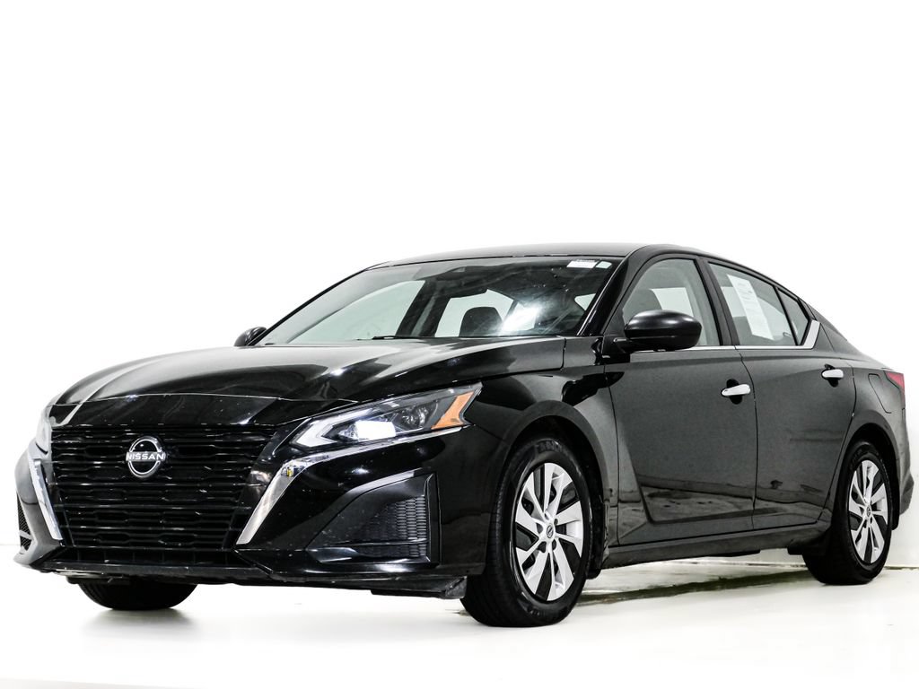 Used 2024 Nissan Altima 2.5 S FWD image 3