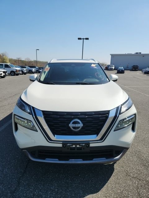Used 2023 Nissan Rogue SL image 2