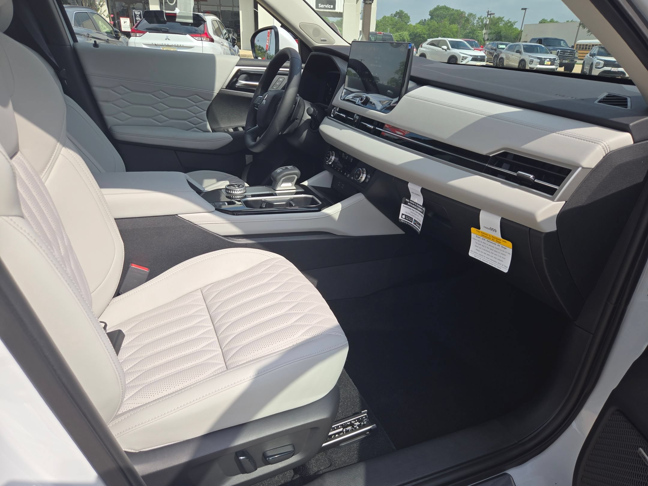 New 2026 Mitsubishi Outlander SEL FWD image 24