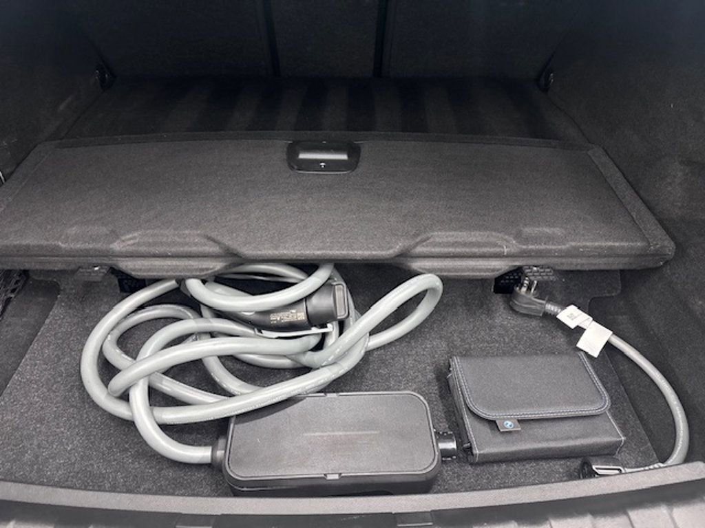 Used 2024 BMW 330e xDrive image 31