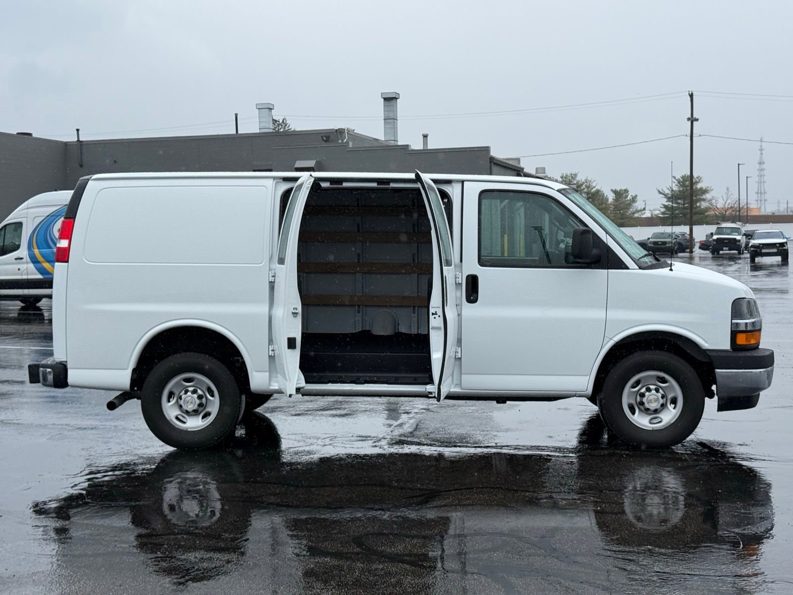 Used 2024 Chevrolet Express 2500 w/ Driver Convenience Package image 27