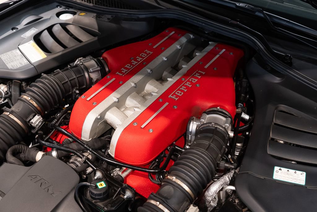 Used 2019 Ferrari GTC4Lusso AWD/4WD image 25