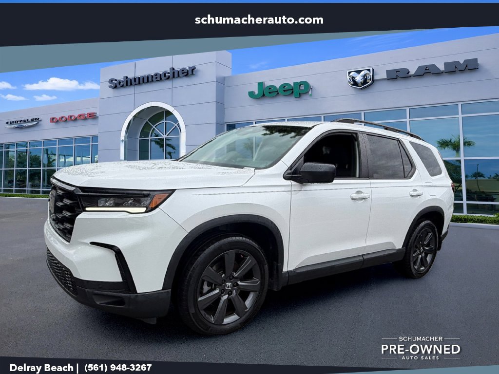 Used 2025 Honda Pilot Sport image 3