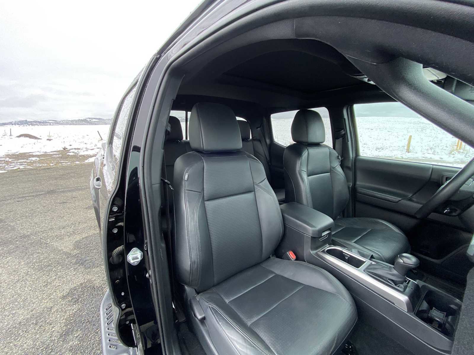 Used 2023 Toyota Tacoma Limited w/ Black Out Package (TMS) image 17