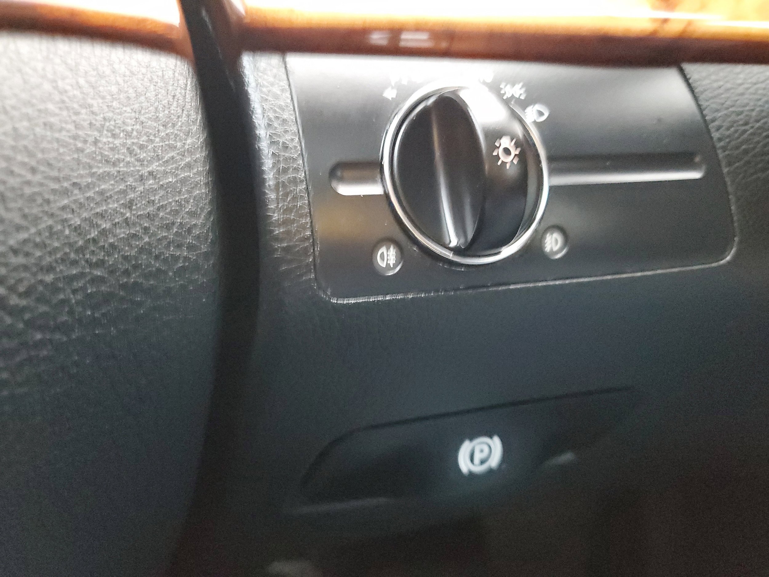 Used 2009 Mercedes-Benz E 350 4MATIC Sedan image 14