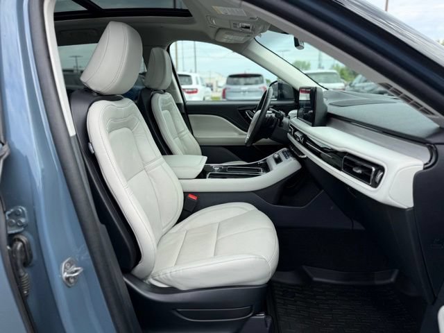 Used 2025 Lincoln Aviator Reserve w/ Jet Appearance Package AWD/4WD image 17