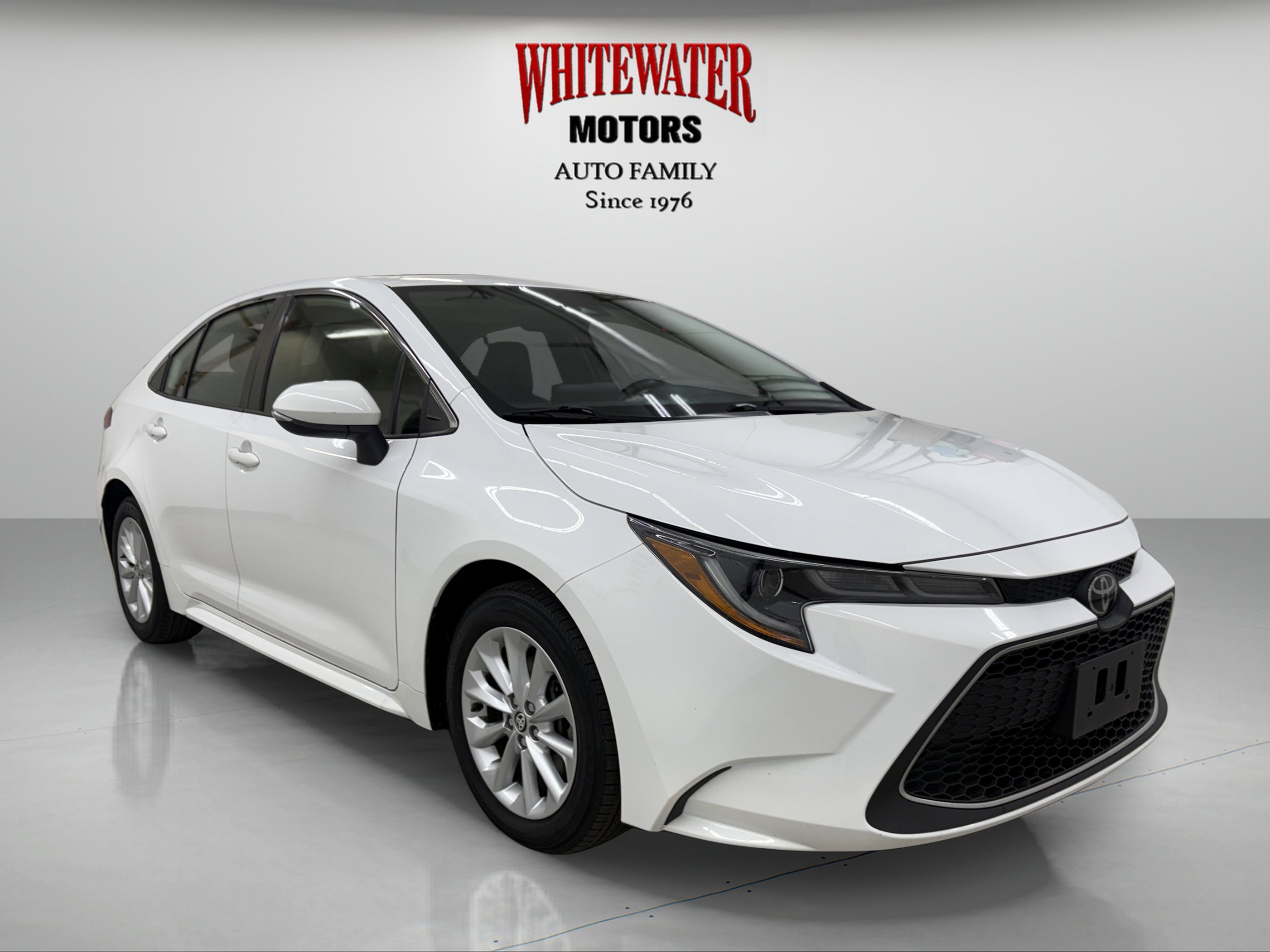 Used 2022 Toyota Corolla XLE FWD image 5