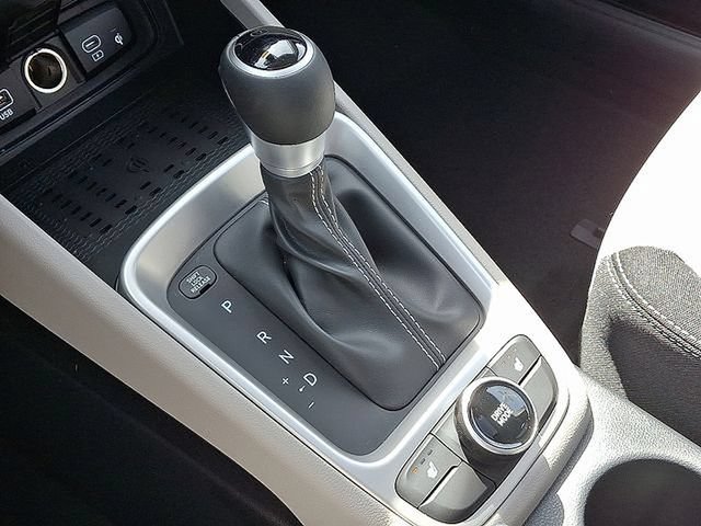 New 2026 Hyundai Venue SEL FWD image 9