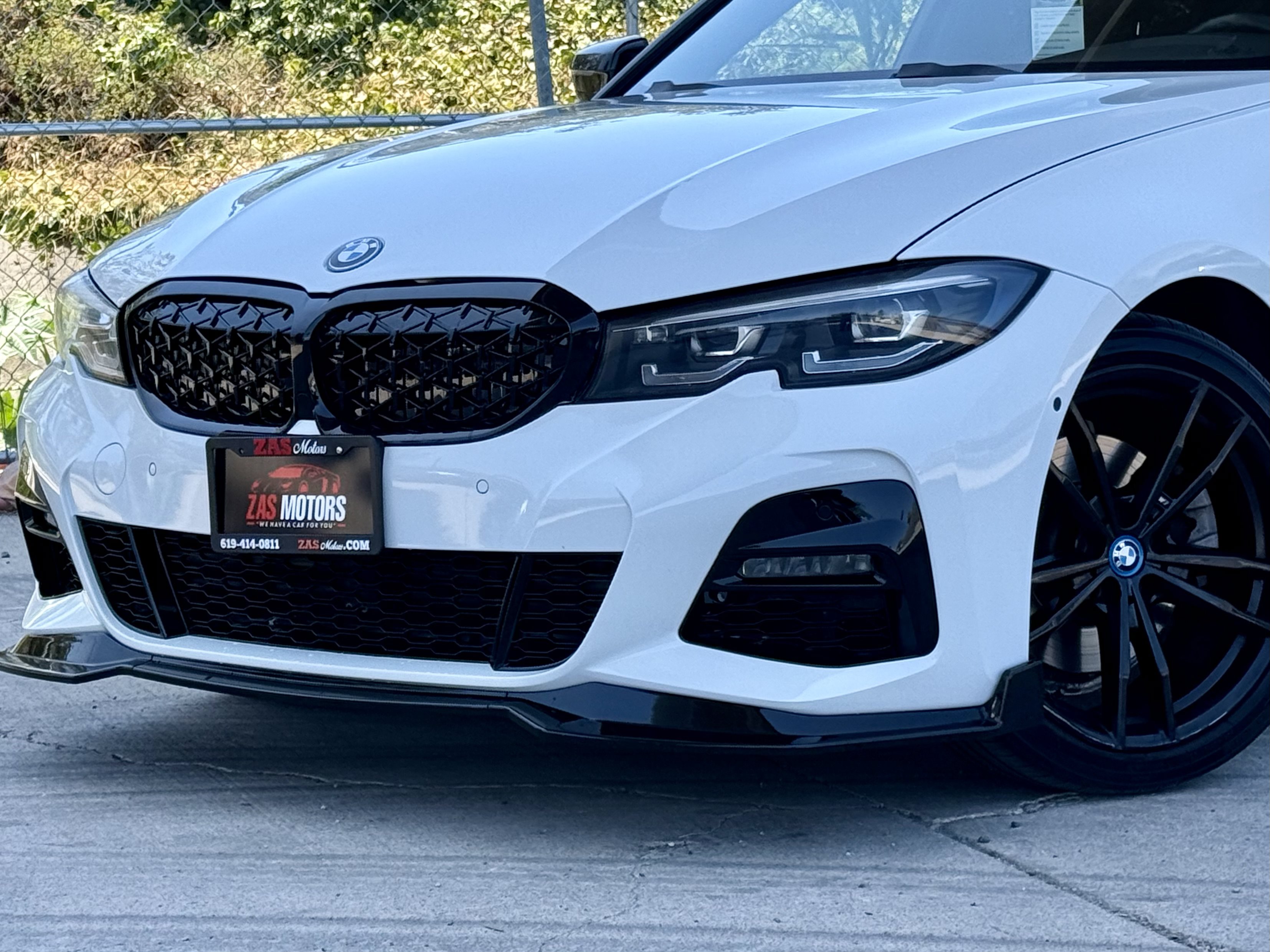 Used 2022 BMW 330e w/ M Sport Package RWD image 7
