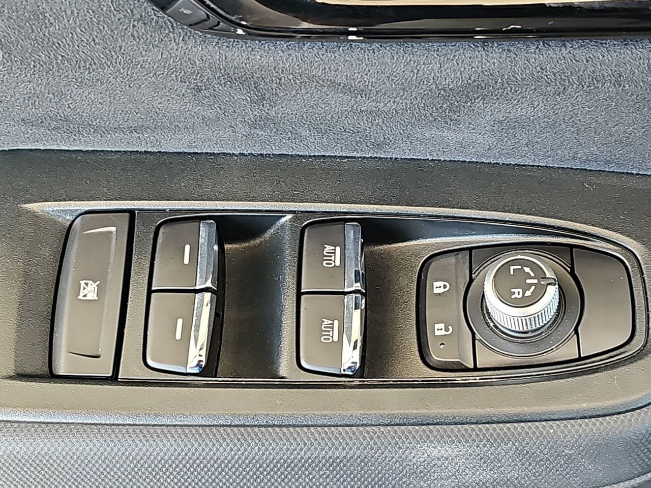 Certified 2025 Subaru Forester Touring AWD/4WD image 34
