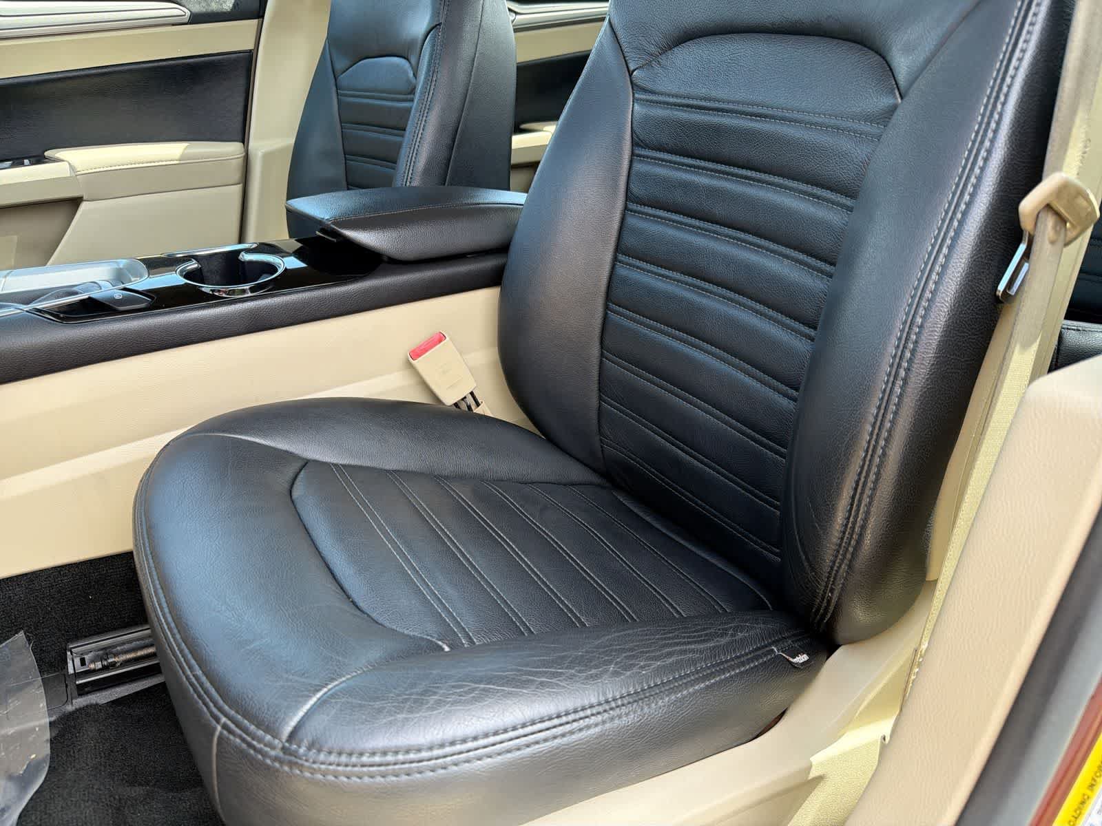 Used 2016 Ford Fusion SE FWD image 17