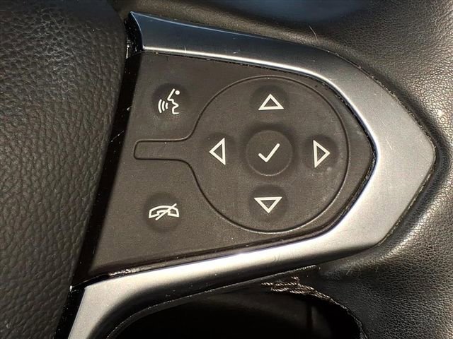 Used 2023 Chevrolet Traverse LT image 25