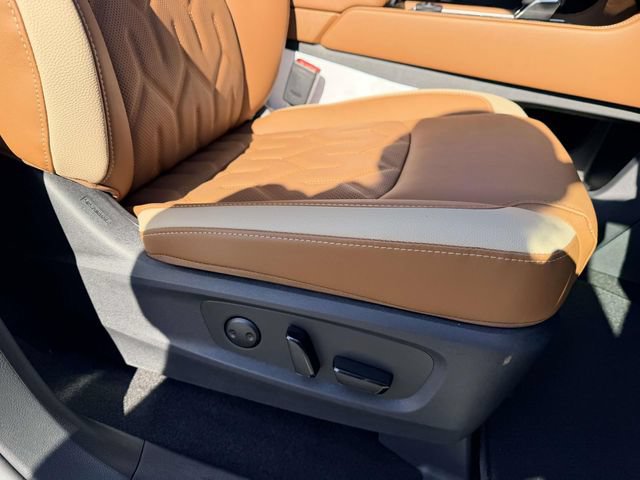 New 2026 Nissan Pathfinder Platinum w/ Cargo Package AWD/4WD image 9