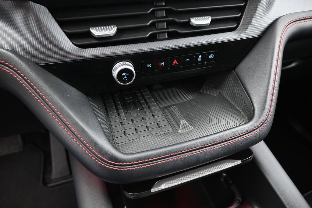Used 2025 Ford Explorer ST RWD image 16