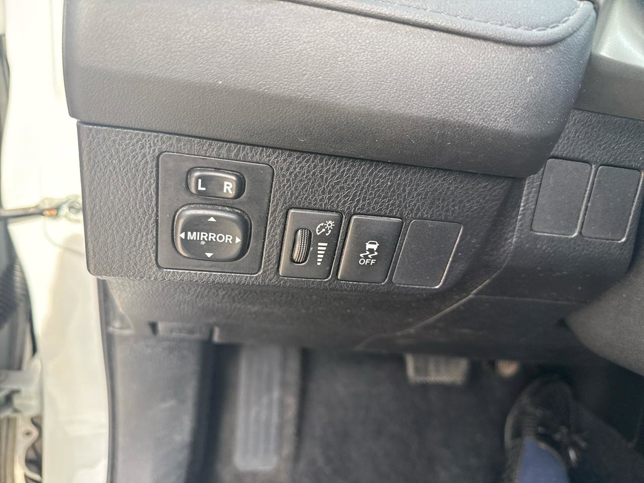 Used 2014 Toyota RAV4 LE image 25