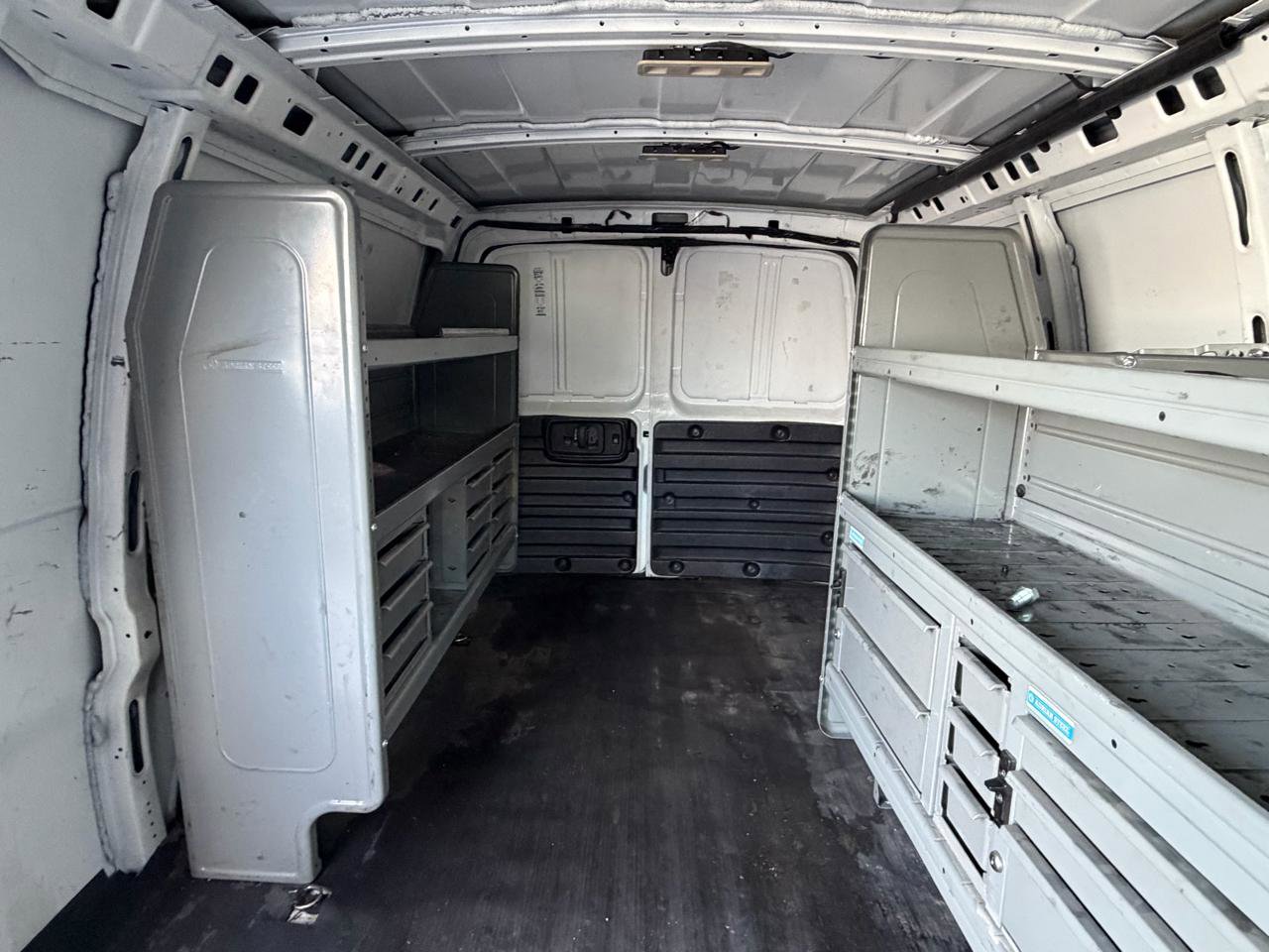 Used 2017 GMC Savana 2500 Extended image 21