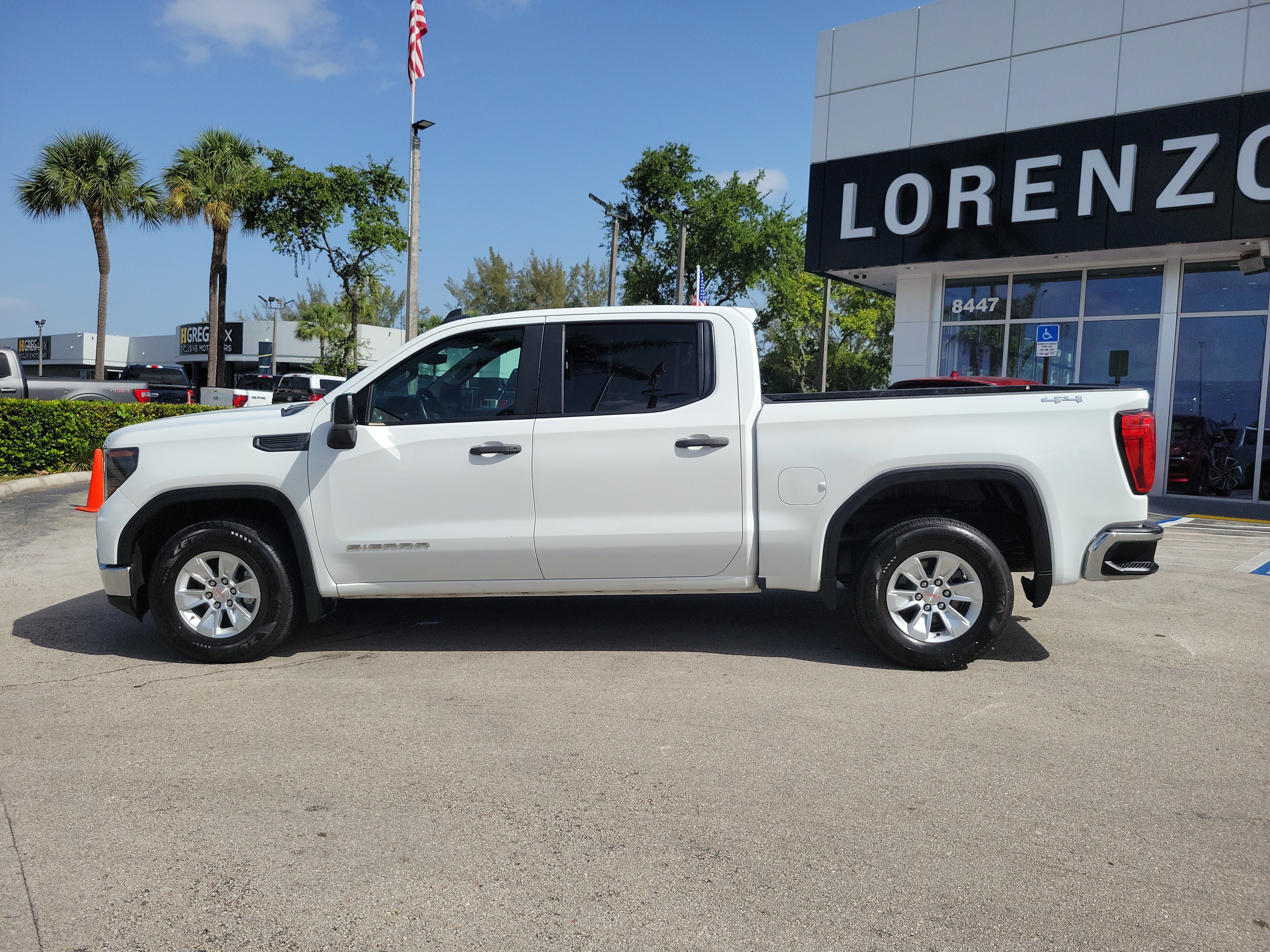 Used 2022 GMC Sierra 1500 Pro w/ Pro Value Package AWD/4WD image 8