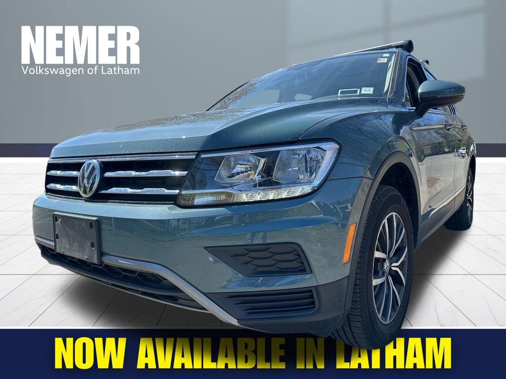Used 2020 Volkswagen Tiguan SE w/ Panoramic Sunroof Package AWD/4WD image 1