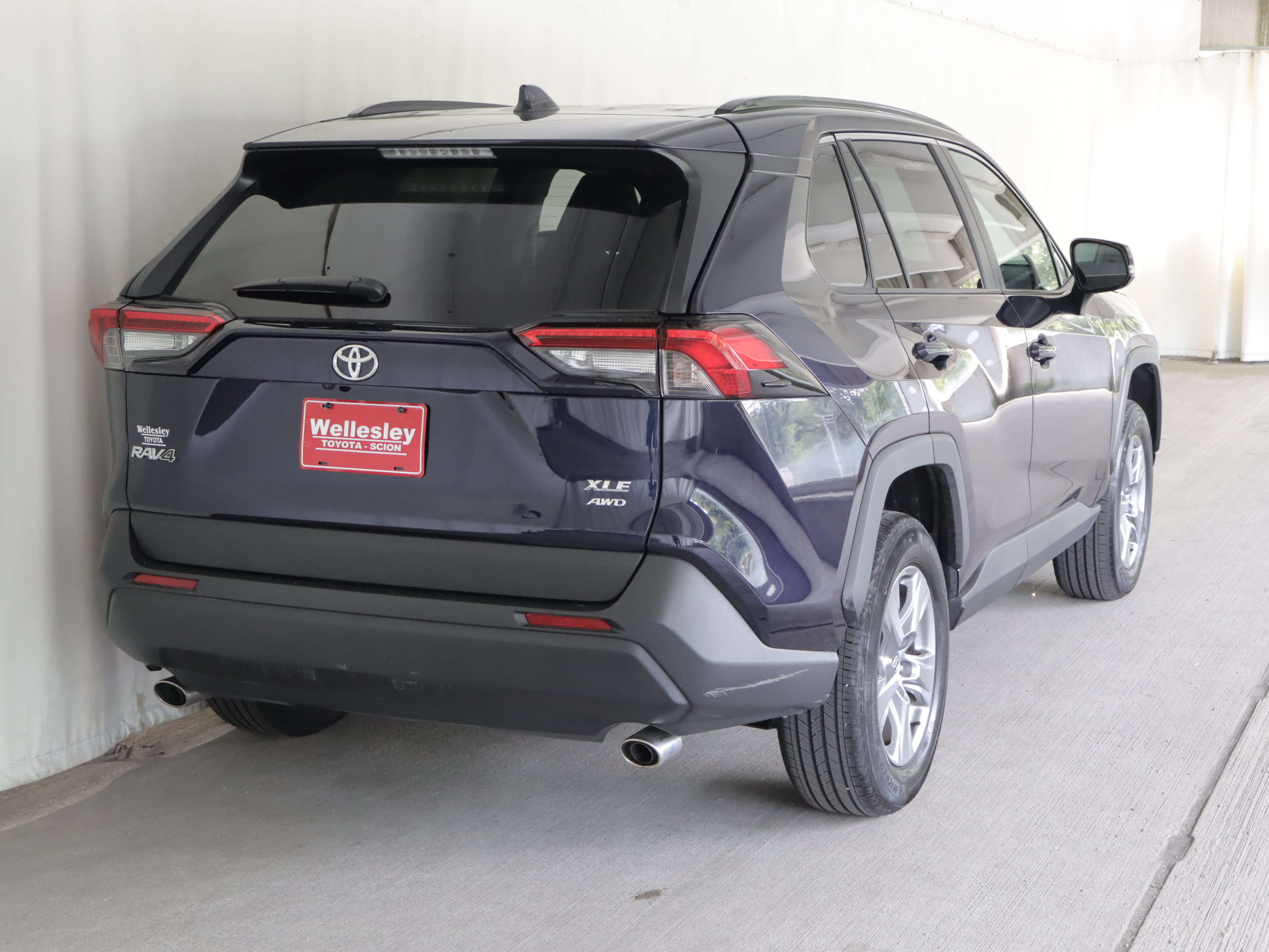 Used 2025 Toyota RAV4 XLE w/ Convenience Package AWD/4WD image 7
