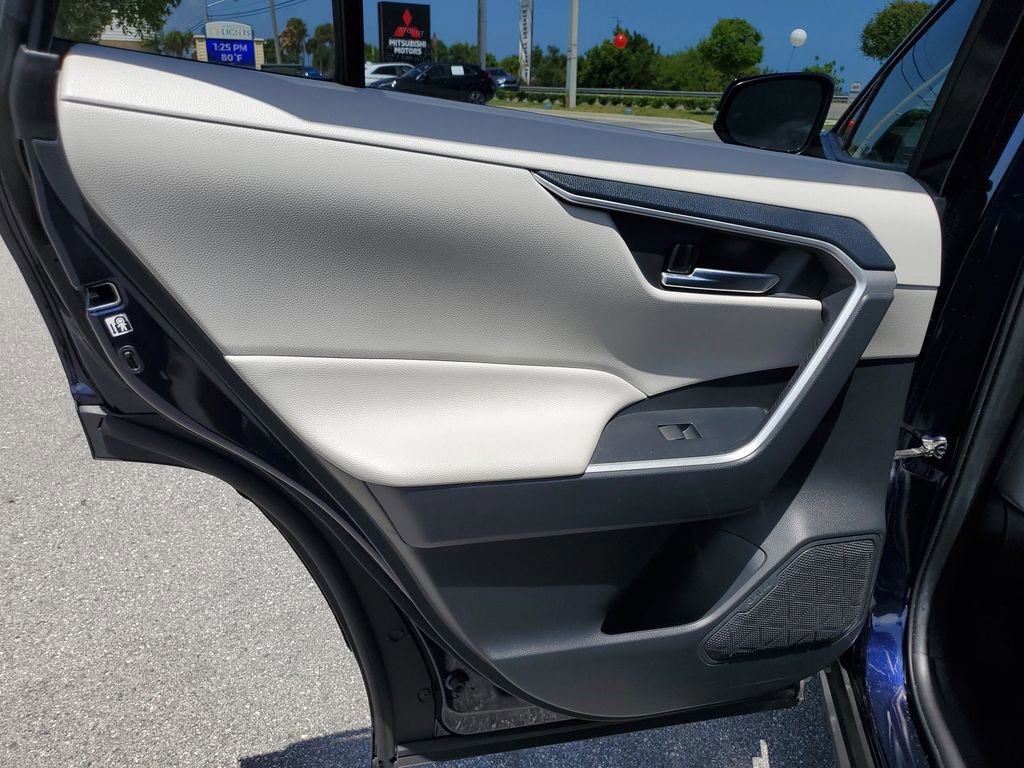 Used 2019 Toyota RAV4 XLE image 15