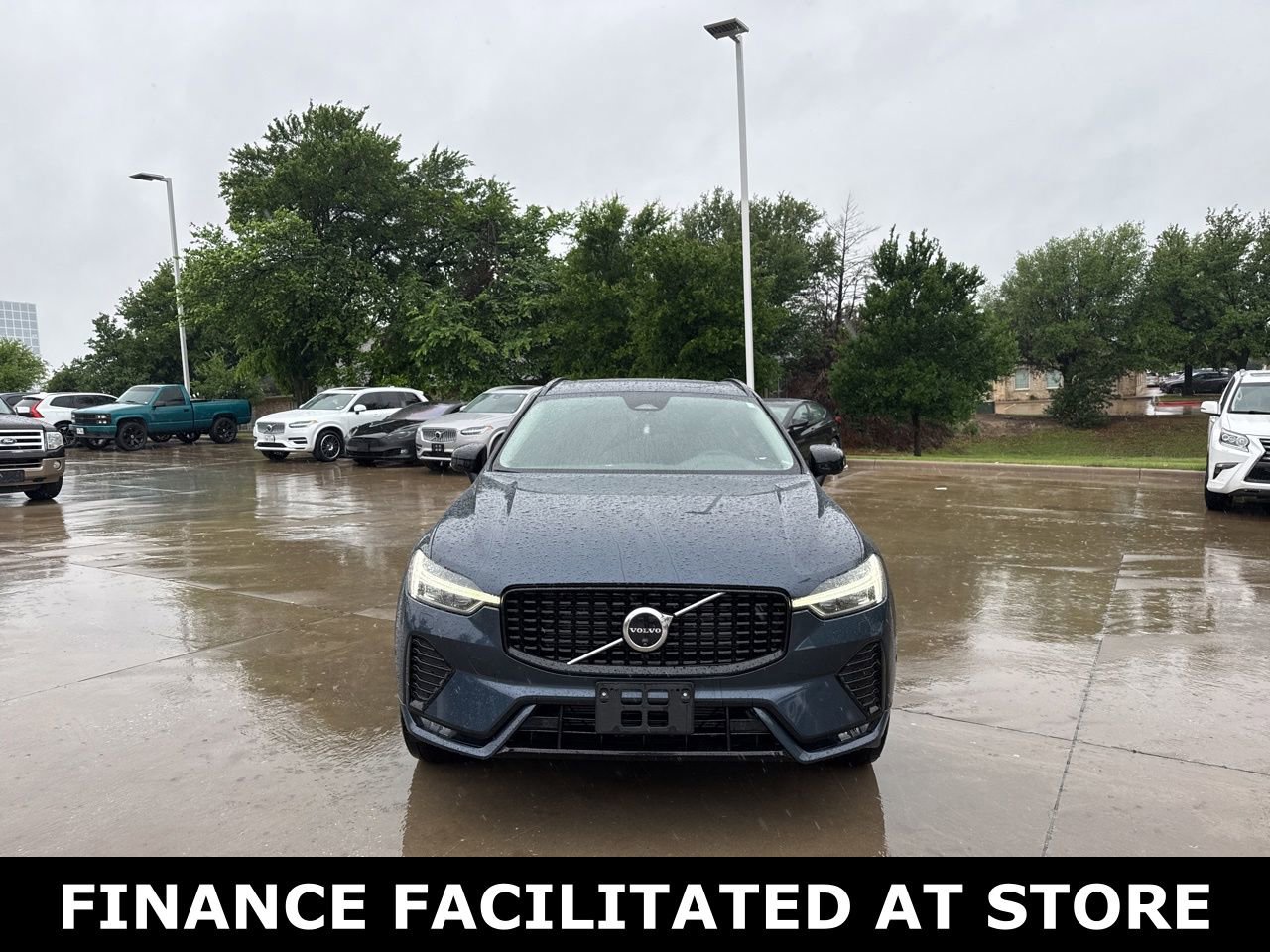 Certified 2024 Volvo XC60 B5 Plus w/ Climate Package AWD/4WD image 2